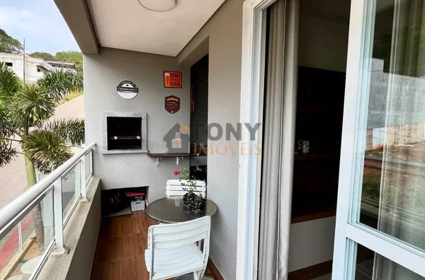 Apartamento de 2 dormitórios semi - mobiliado com 2 vagas de garagem, localizado no Bairro Ipiranga - São José - SC.