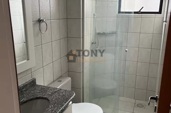 Campinas, dois dormitórios sendo um suíte, dois elevadores, garagem coberta, sol da manhã. 