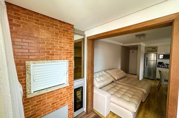 APARTAMENTO COM 2 QUARTOS NA AV DAS TORRES AO LADO DO BISTEK