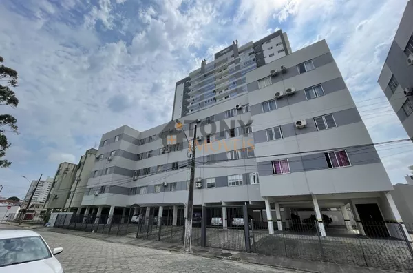 APARTAMENTO 3 QUARTOS NO FLORESTA BEM LOCALIZADO