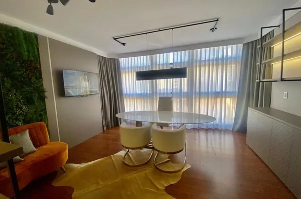SALA COMERCIAL FINAMENTE ACABADA NO CENTRO DE FLORIPA 