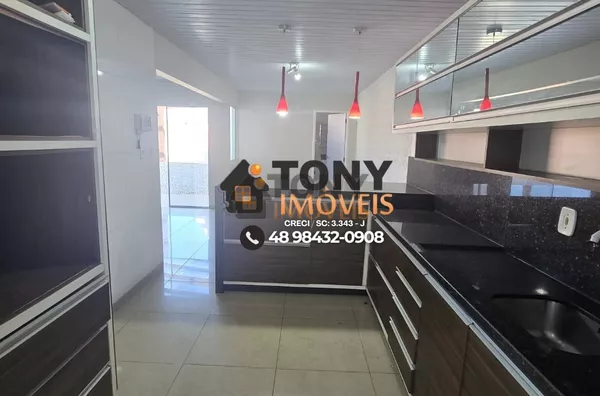 Casa com piscina de 3 dormitórios sendo 1 suíte localizada no bairro Areias - São José - SC. - Foto 8