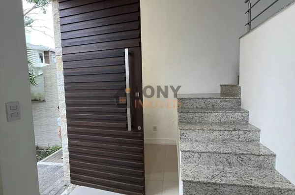 Bellissíma casa com 3 Quartos e 4 banheiros à Venda, 310 m² - Pedra Branca - Palhoça. - Foto 7
