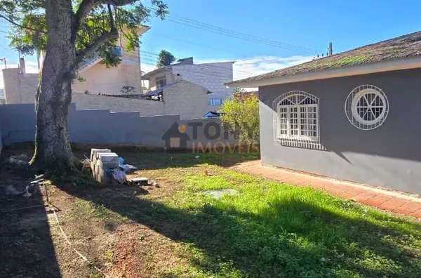 Casa à venda de 3 dormitórios sendo 1 suíte averbada localizada no bairro Jarim Cidade - São José - SC