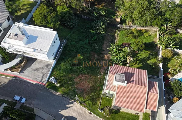 TERRENO ALTO EM CONDOMINIO FECHADO SAO JOSE