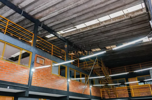 ÓTIMO GALPÃO COM 474m² AO LADO DA BR COM RENDA DE 7 MIL - Foto 9