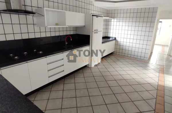 Apenas do andar superior: Casa com 3 dorm. 3 banheiros, 3  vagas, 2 churrasqueiras. - Foto 6