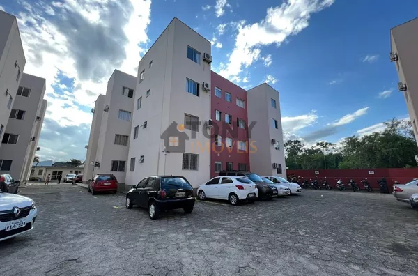 Apartamento de dois dormitórios com vaga de estacionamento