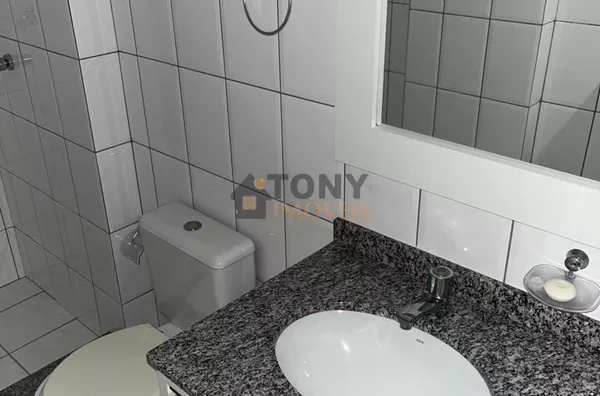 Campinas, dois dormitórios sendo um suíte, dois elevadores, garagem coberta, sol da manhã. 