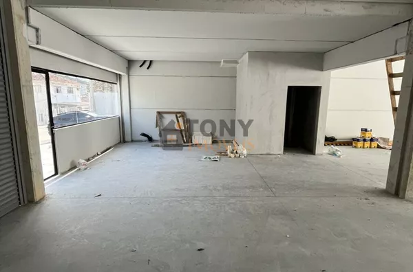 GALPÃO ZERO  COM 270M² - PÉ DIREITO 6 METROS