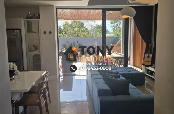 Casa imponente com 3 dormitórios, todos com suíte e closet, e uma área gourmet de tirar o fôlego espera por você no bairro Deltaville - Biguaçú-SC