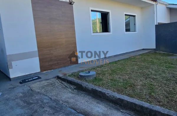 Casa e 3 dormitórios sendo 1 suíte à venda no bairro Potecas - São José - SC