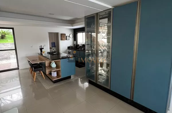 Bellissíma casa com 3 Quartos e 4 banheiros à Venda, 310 m² - Pedra Branca - Palhoça. - Foto 13
