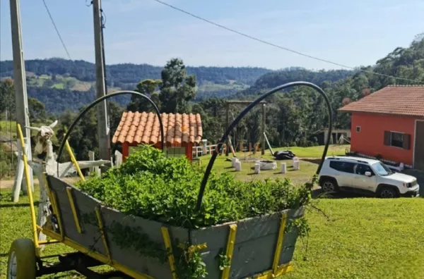 sítio - pousada  - 5 chalés com excelente infraestrutura