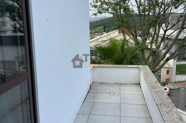 Bellissíma casa com 3 Quartos e 4 banheiros à Venda, 310 m² - Pedra Branca - Palhoça. - Foto 34