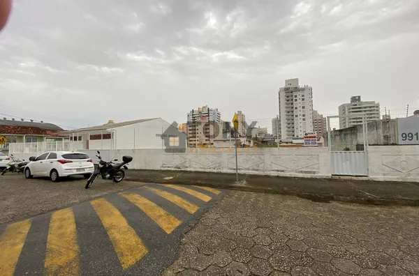 TERRENO COMERCIAL E RESIDENCIAL - 6 PAVIMENTOS  - JARDIM ATLÂNTICO - FPOLIS