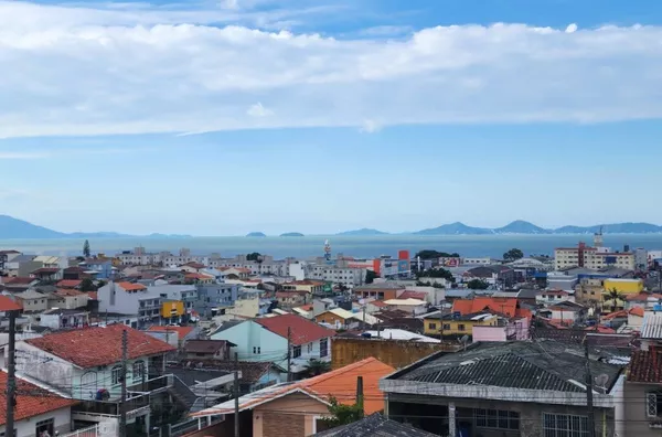 Casa para venda com 320m², 7 quartos e 4 vagas no bairro Bela Vista - São José