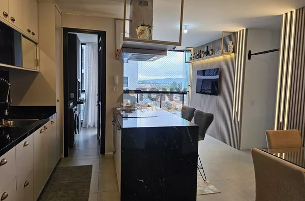 Apartamendo de 3 dormitórios sendo 1 suíte semimobiliado com vaga coberta localizado em Areias - São José - SC.