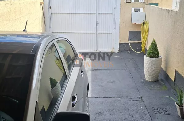 Sobrado de 2 suítes à venda no bairro Serraria - São José - SC