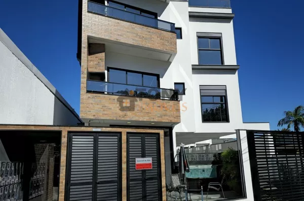 Belíssimo apartamento de 2 dormitórios, com mobília próximo ao mar em Governador Celso Ramos - Armação da Piedade.