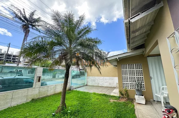 CASA EM BARREIROS 4 QUARTOS BEM LOCALIZADA 