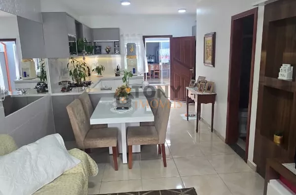 Sobrado semiboliado de 2 dormitórios com 90m2 localizado no bairro Real Parque - São José -SC - Foto 1