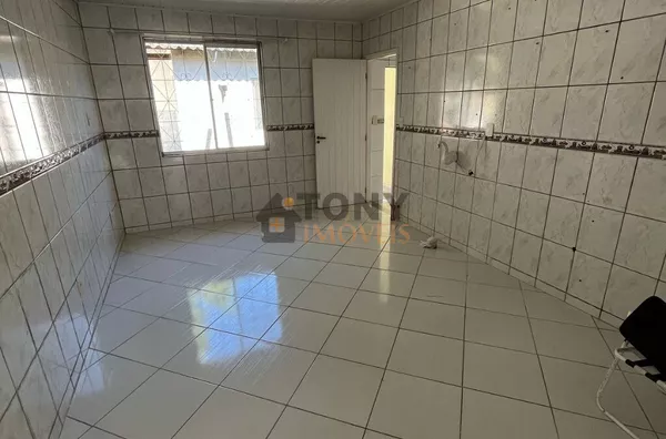 CASA COM 130 M² TERRENO COM 409 M²