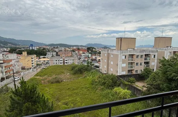 ÓTIMO APARTAMENTO 2 QUARTOS COM CONDOMINIO NA SERRARIA 