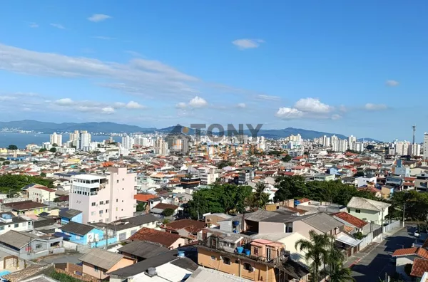 APARTAMENTO 2 QUARTOS ANDAR ALTO COM VISTA INCRIVEL