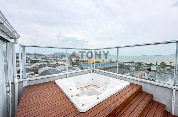 COBERTURA DUPLEX COM 2 QUARTOS E 3 VAGAS 