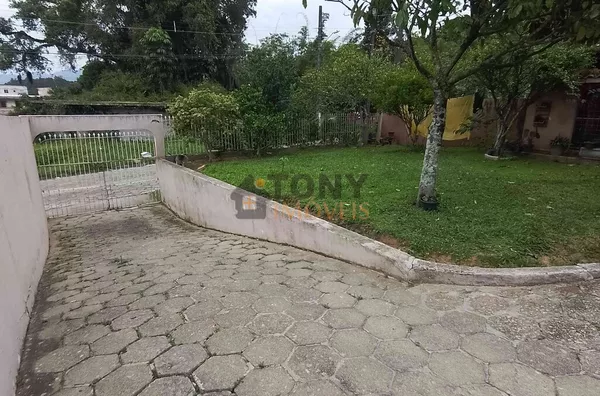 Casa 3 quartos no Roçado - Aceita permuta 