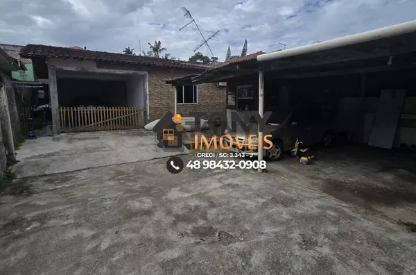Casa à venda no bairro Serraria - São José - SC.