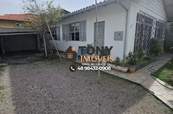 Casa comercial de 3 dormitórios à venda no bairro Praia Comprida - São José