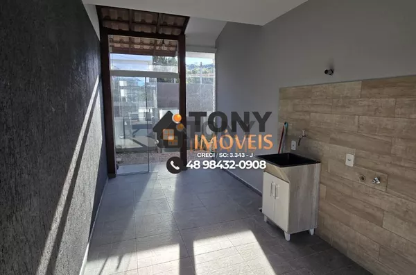 Casa com 3 quartos à venda no bairro Potecas - São José -SC.