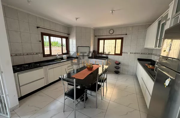 ÓTIMA CASA COM 5 QUARTOS COM VISTA MAR - Foto 12