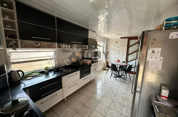 CASA GRANDE COM 3 QUARTOS 2 VAGAS NO BELA VISTA - Foto 17