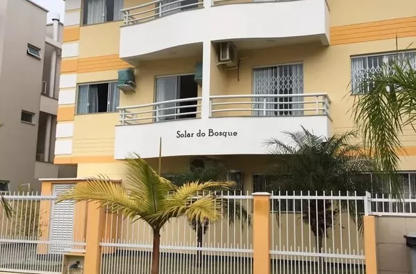 APARTAMENTO LINDO EM GOV CELSO RAMOS 2 QUARTOS