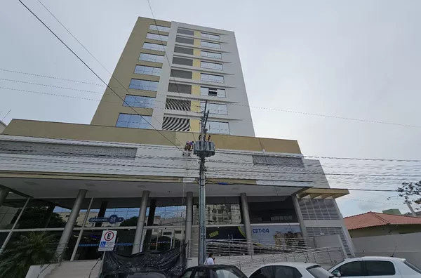 ÓTIMA SALA COMERCIAL EM CAPOERIAS COM VAGA DE GARAGEM