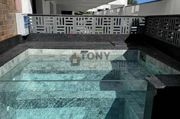 Belíssimo apartamento de 2 dormitórios, com mobília próximo ao mar em Governador Celso Ramos - Armação da Piedade.