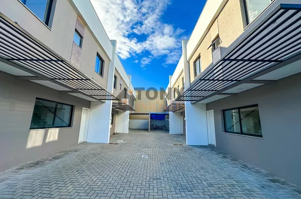 SOBRADO COM 3 QUARTOS 99M2 BEM LOCALIZADO