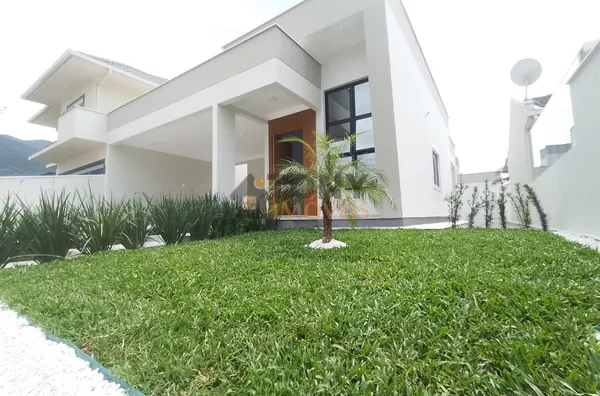 Casa em condomínio com 137m2 na Praia De Fora, Palhoca