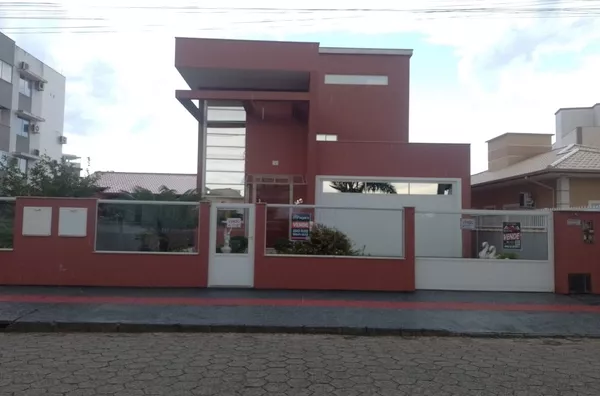 CASA INCRIVEL COM 3 QUARTOS NA PRAIA DE FORA