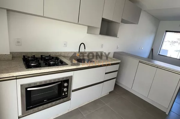 SOBRADO COM 2 SUÍTES 