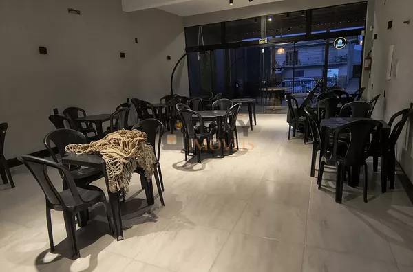 Loja comercial  ideal para bar, restaurante, salão de festas