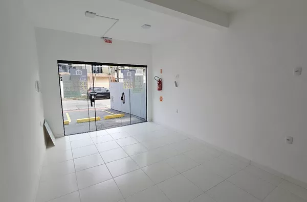 LOJA COM 36M2 NA SERRARIA BEM LOCALIZADA