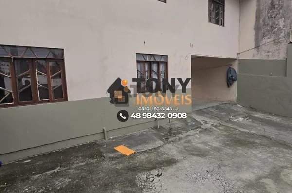 Conjunto de Kitnets à venda no bairro Nossa Senhora do Rosário - São José.