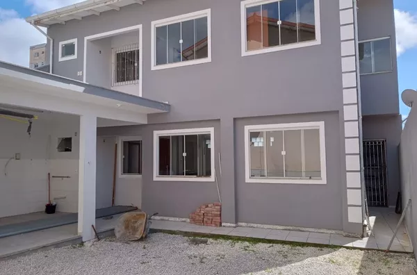 CASA COM SOBRADO NO REAL PARQUE EM SÃO JOSÉ 