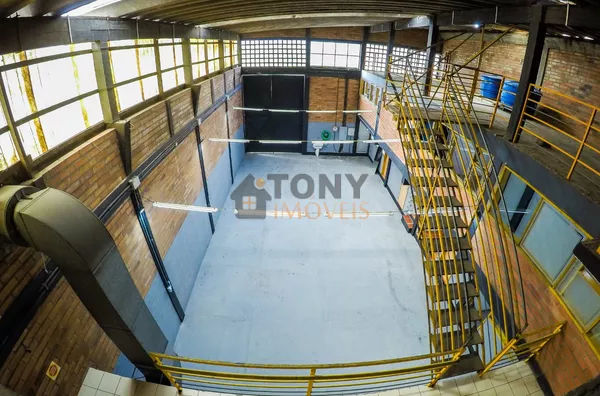 ÓTIMO GALPÃO COM 474m² AO LADO DA BR COM RENDA DE 7 MIL