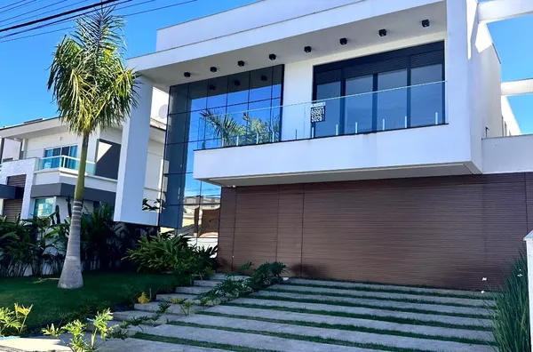 CASA COM 3 SUITES NA PEDRA BRANCA 