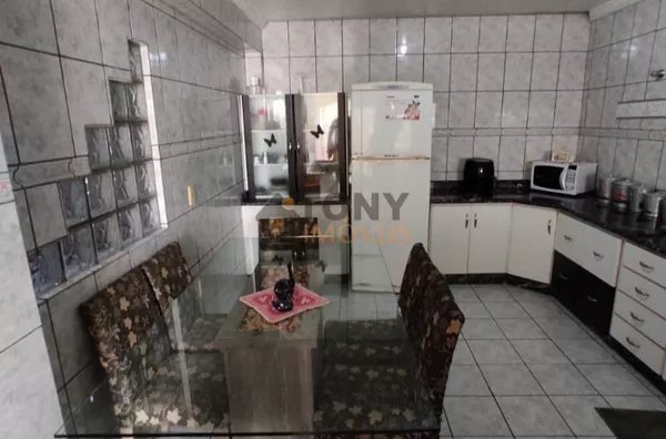 Casa legalizada, 4 dorm. suíte c. banheira.